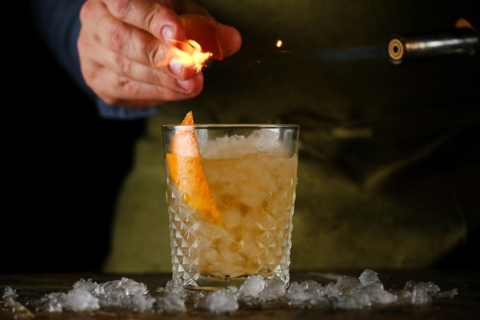 Learn How To Make Cocktails That Impress Your Friends